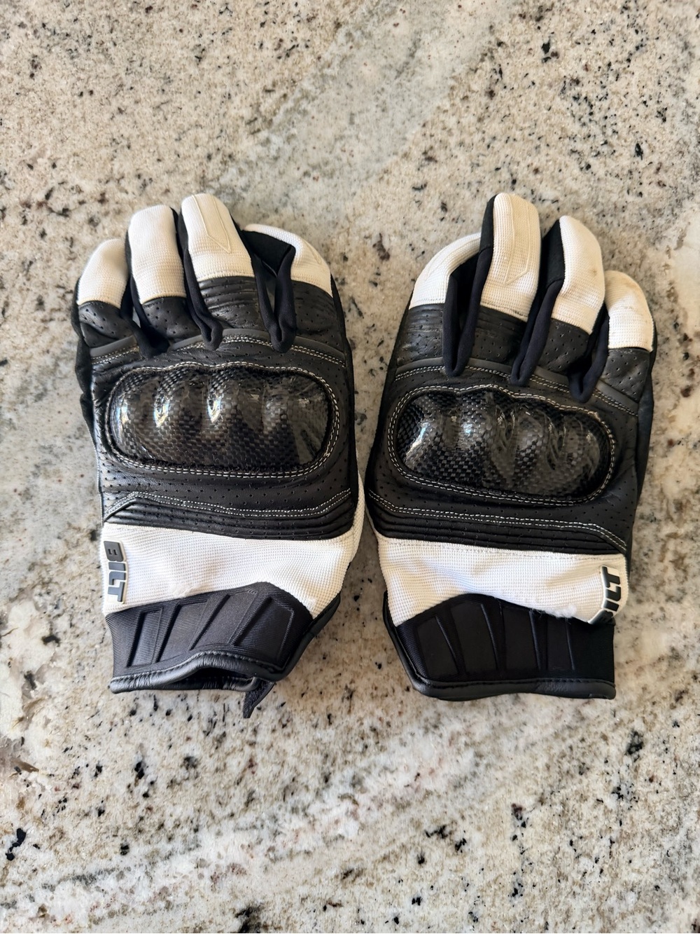 BILT Men’s Motorcycle Gloves 2XL Black White Carbon Fiber Armor